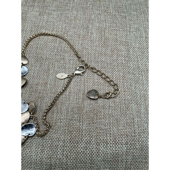 CHICO'S Link Pendant Necklace Two Tone Textured Hammered Links Leaf Petal 16” - Picture 5 of 9